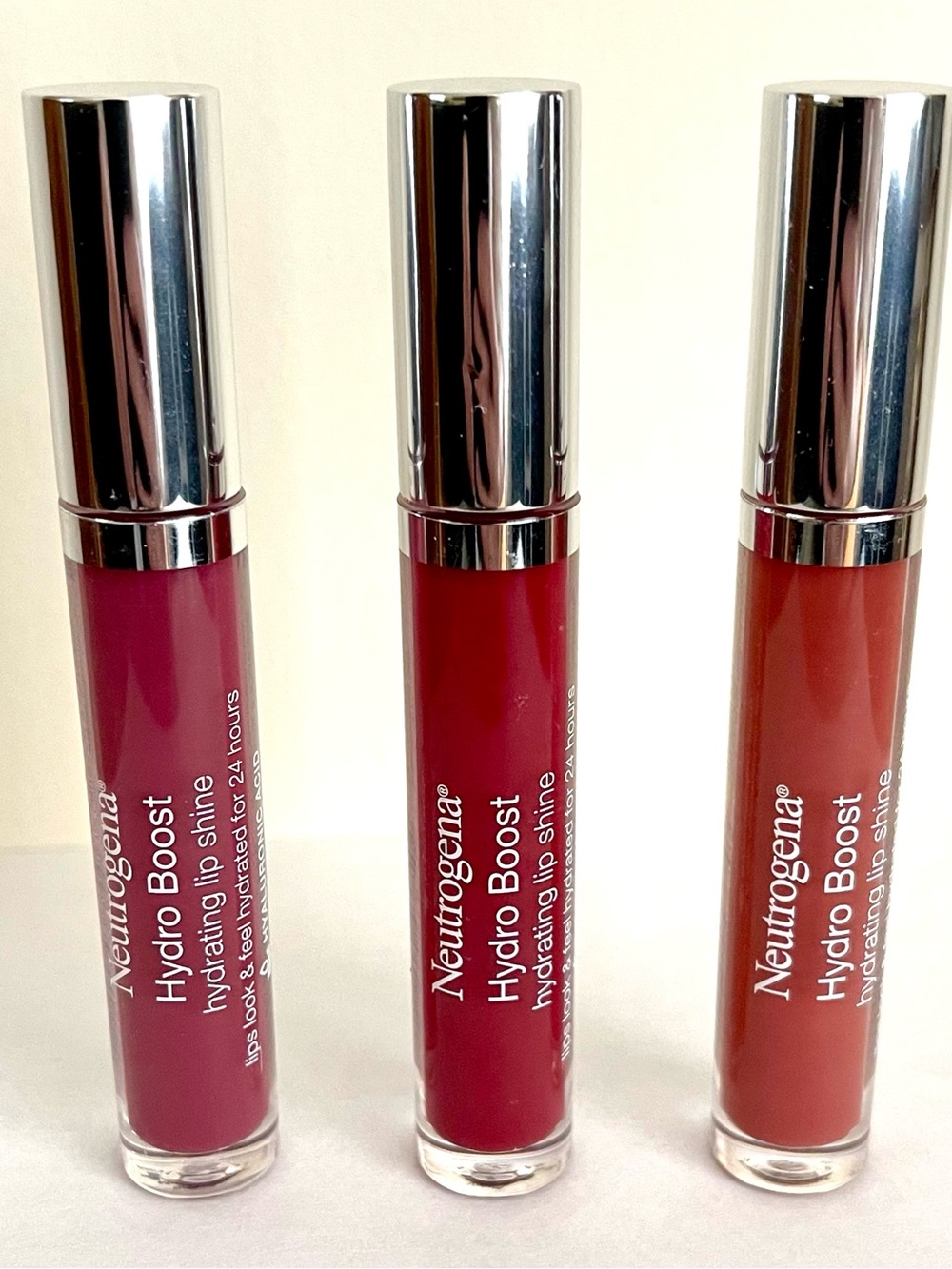 Set of 3 Neutrogena Hydro Boost Hydrating Lip Shine New Without Tags